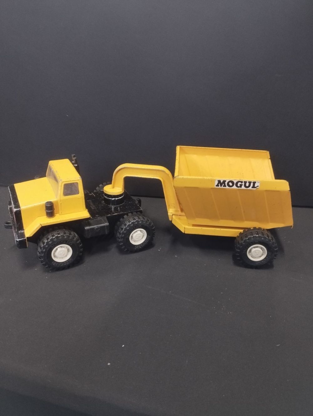 Lot 393: Vintage Meccano Mogul Articulated Dump Truck.