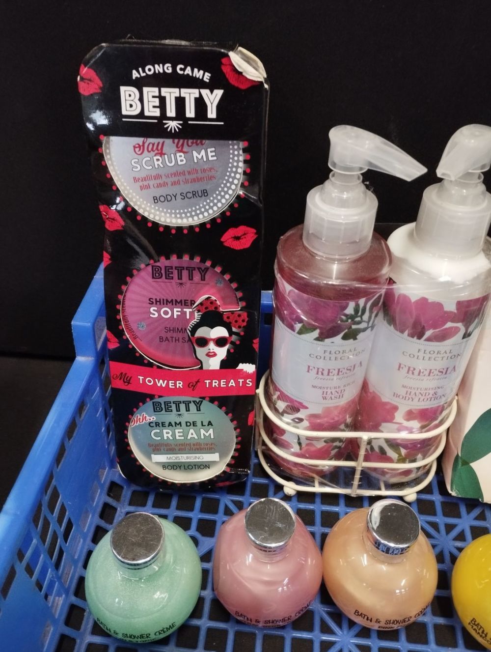 Lot 151: Selection of Beauty Products inc Body Butter, Shower...
