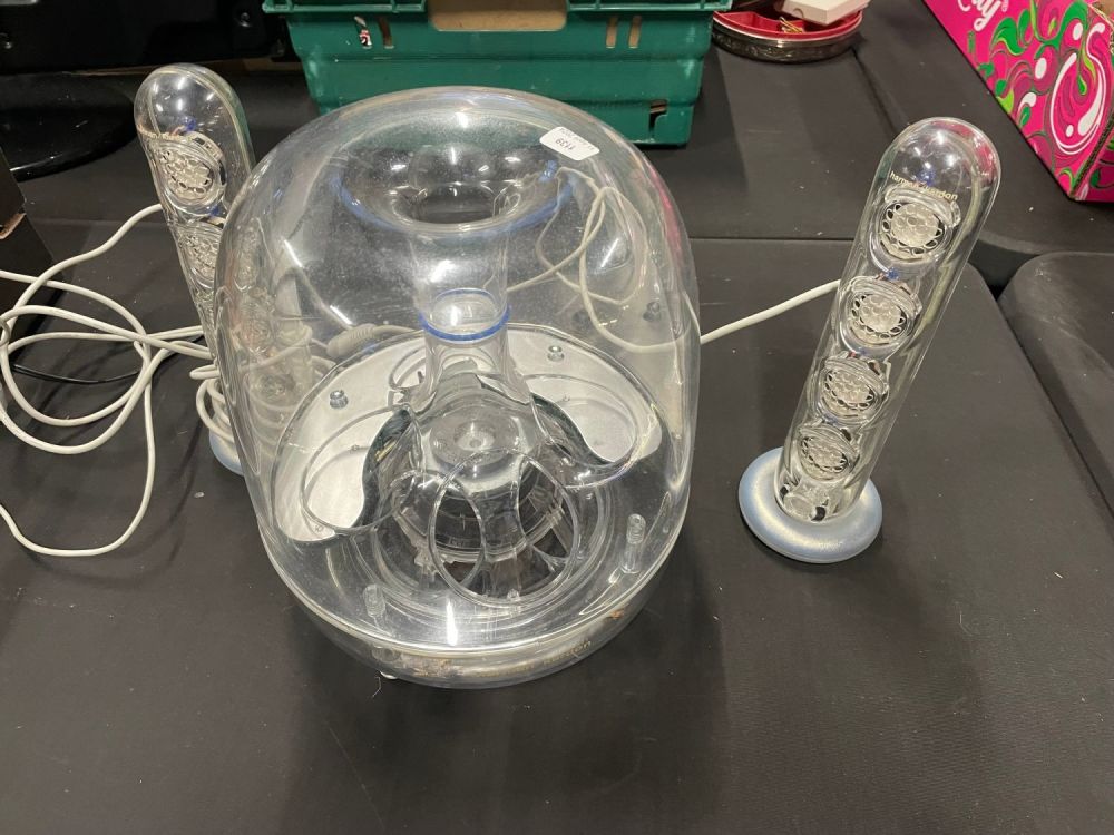 Lot 189: Harmon Kardon Desk Speaker Sound System