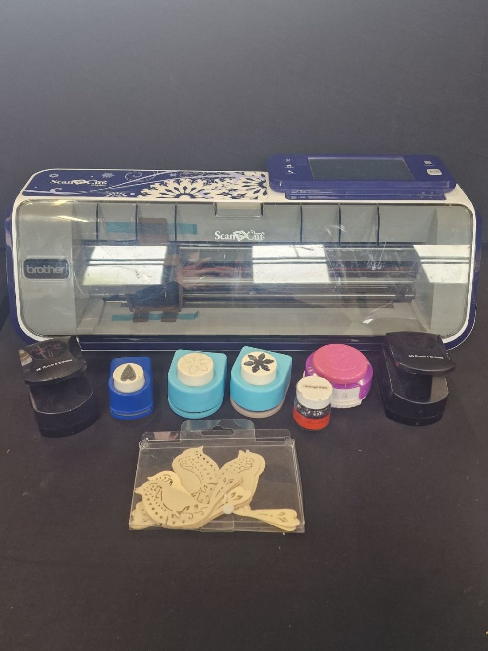 Lot 223: A new Brother Scan n Cut model CM900....