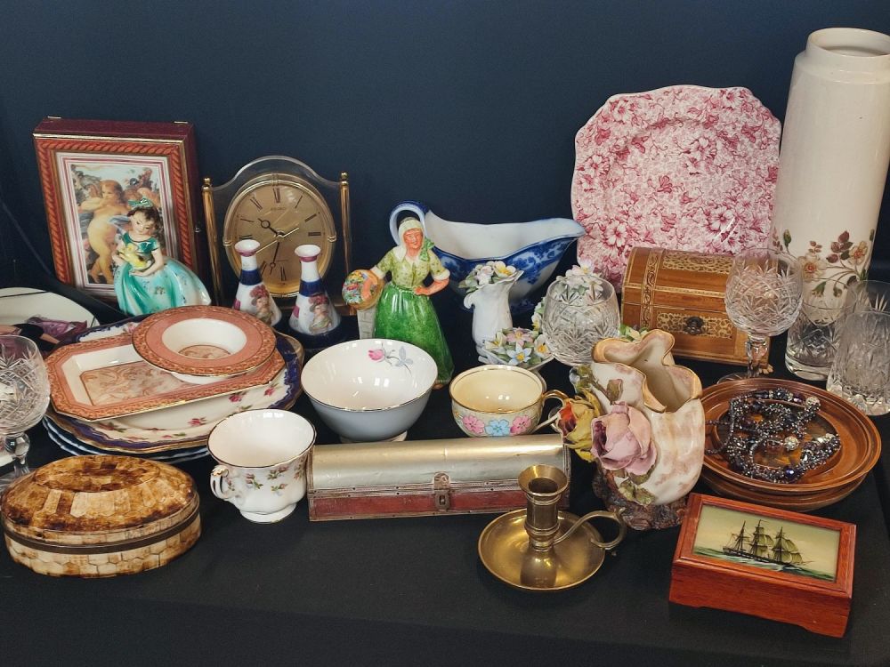 Lot 256: Large collection of vintage items including Seiko Clock,...
