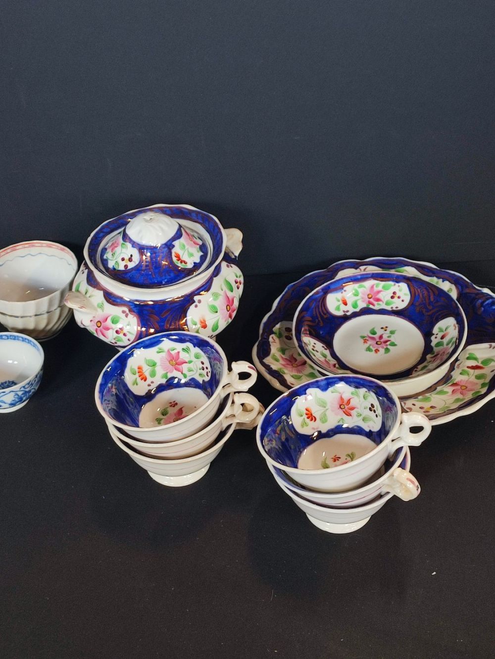 Lot 271: Selection of hand painted tableware
