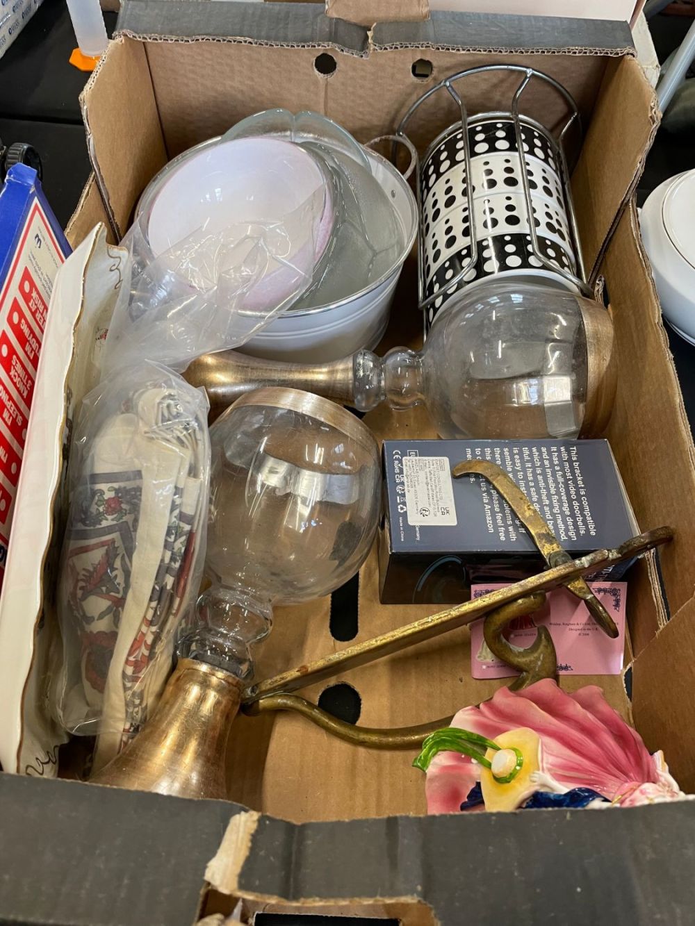 Lot 285: Box Of Mixed Items
