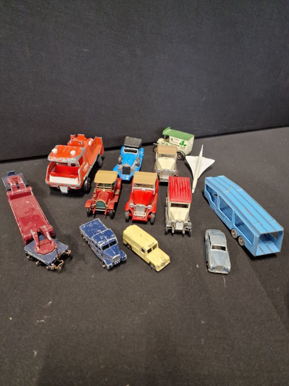 Lot 312: A collection tion of vintage Diecast Lesney, Matchbox...