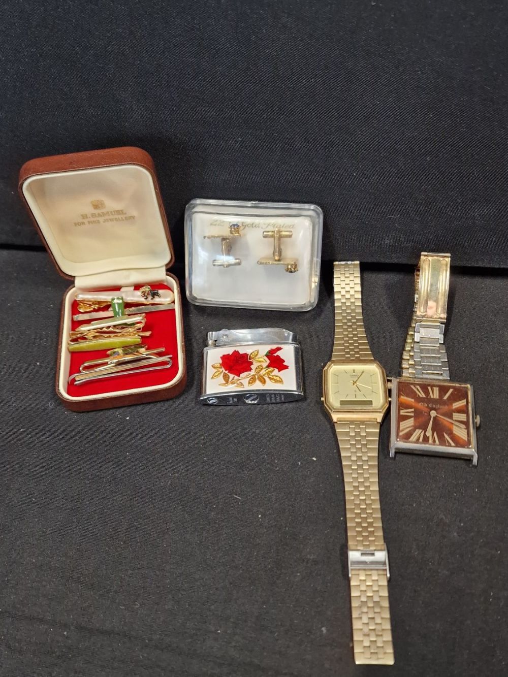 Lot 373: A collection of mens Dress ware items. Includes...