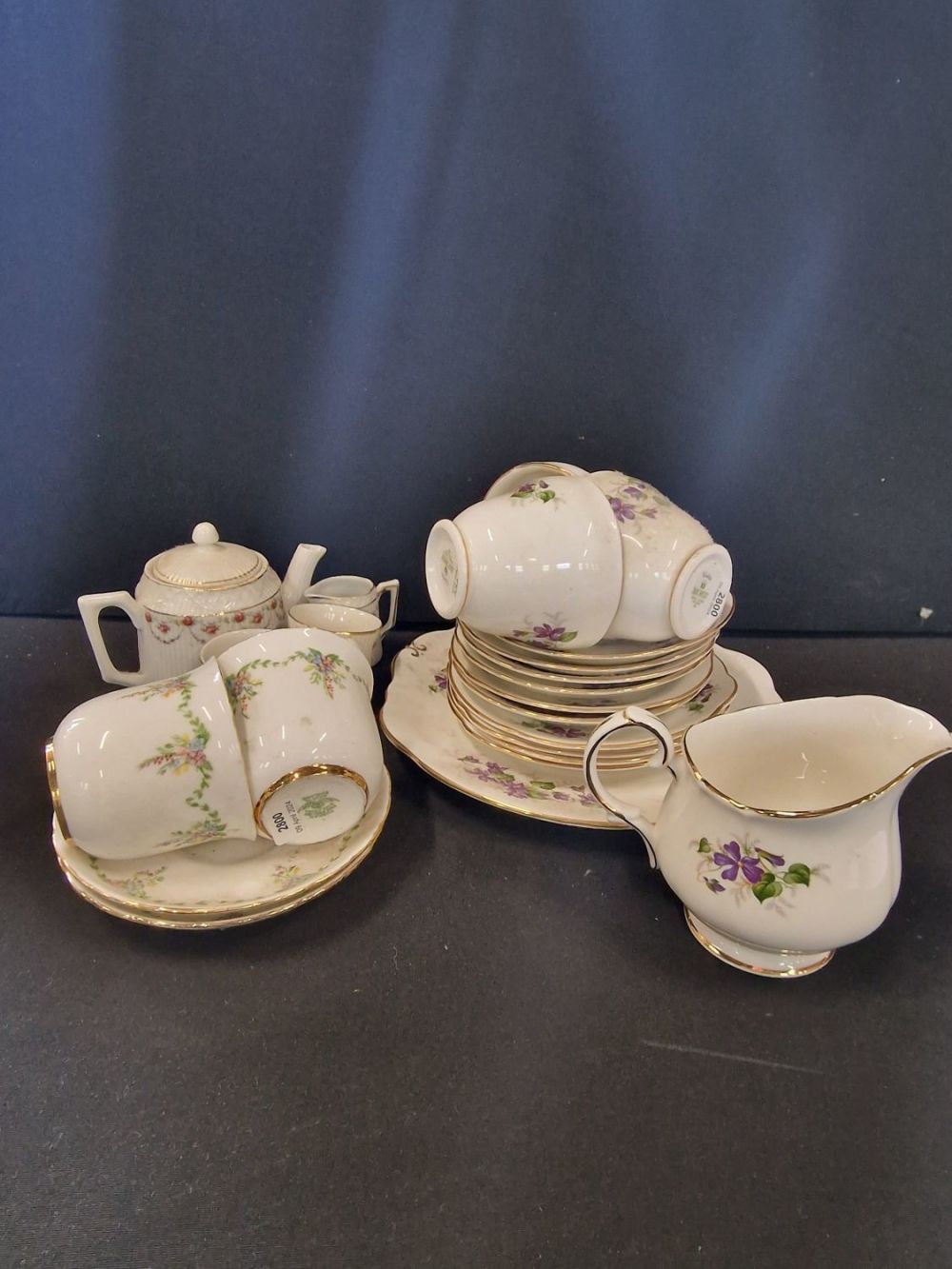 Lot 86: A collection of mixed fine china by Duchess...