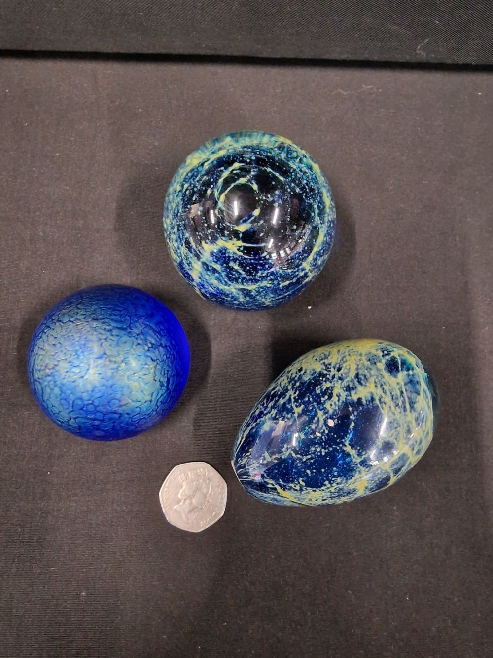 Lot 89: Three pieces of Heron and Medina glassware paper...