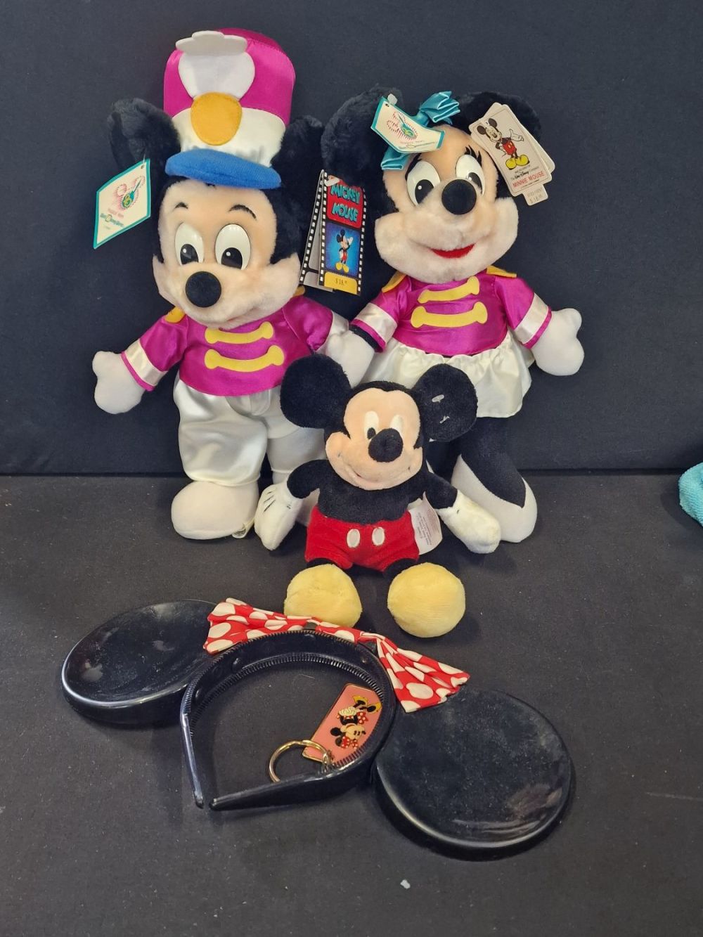 Lot 95: A selection of vintage Mickey and Minnie Mouse...