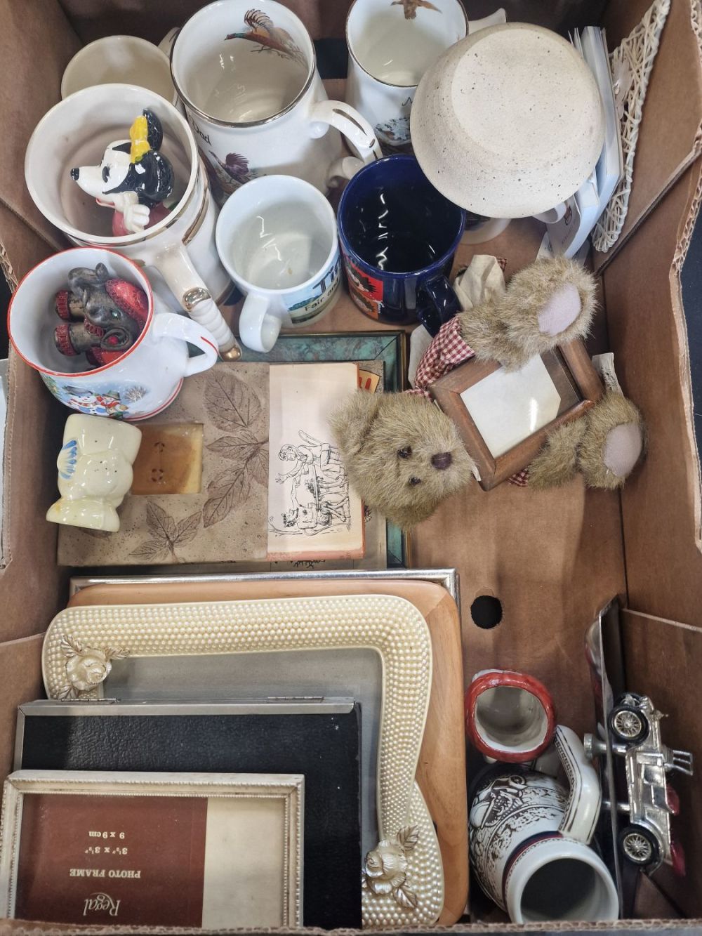 Lot 383: A selection of various items, includes new and...