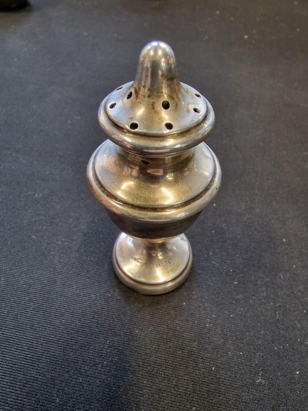 Lot 403: A Birmingham 1920 sterling silver pepper shaker