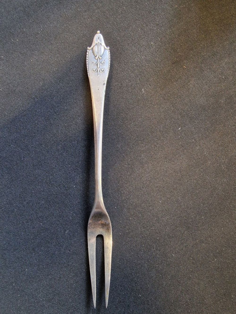 Lot 422: Continental silver pickle fork