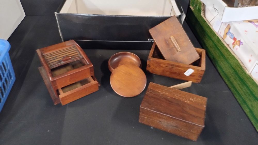 Lot 151: Selection of vintage wooden boxes, with lids, roll...