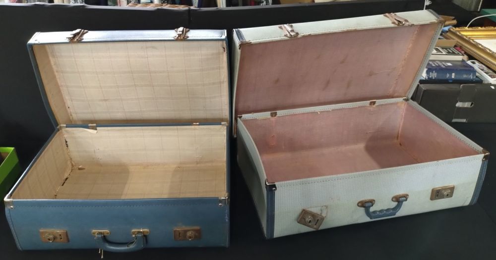 Lot 177: Two vintage luggage cases, one is a blue...