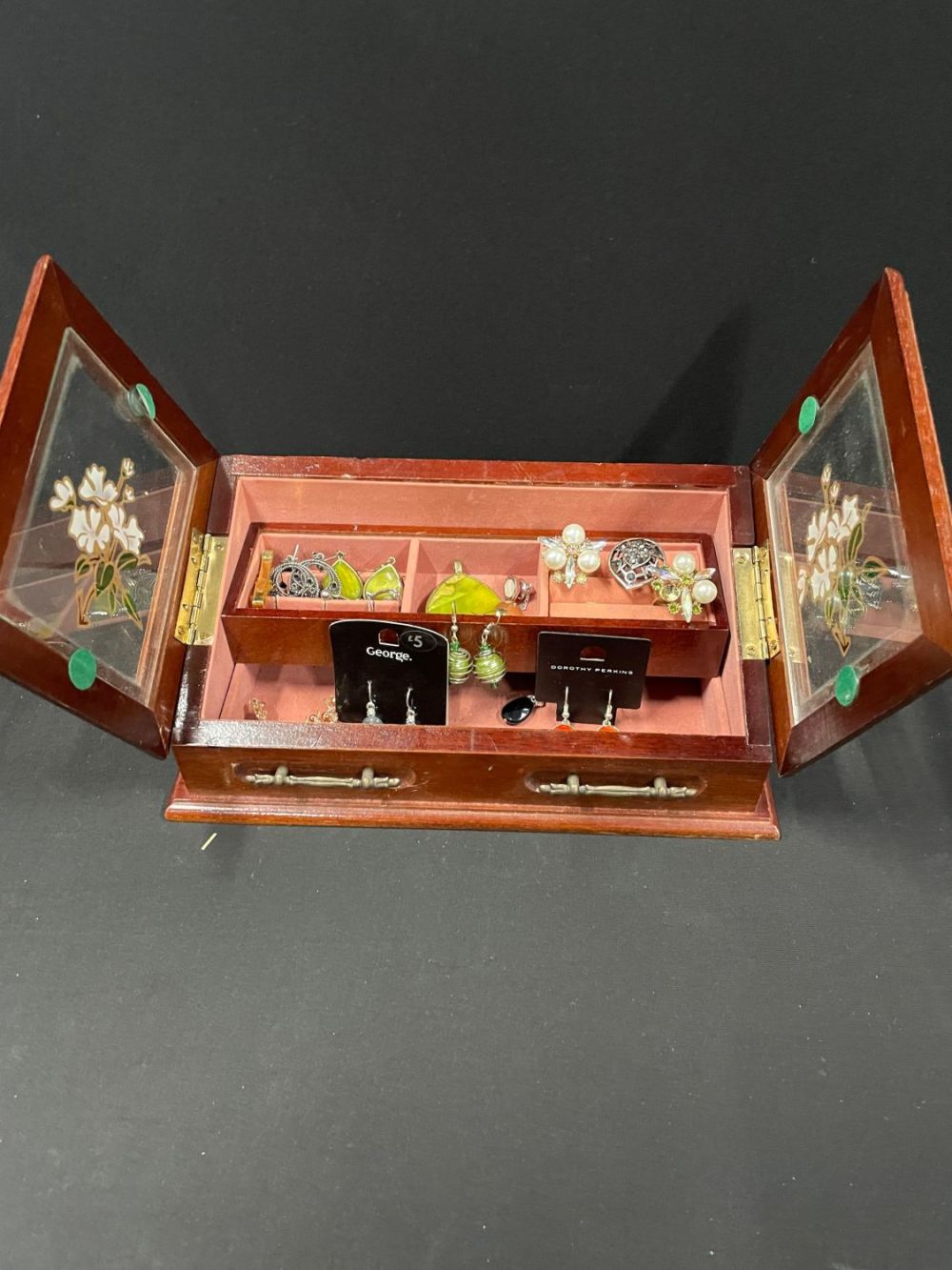 Lot 201: Jewellery Box & Costume Jewellery