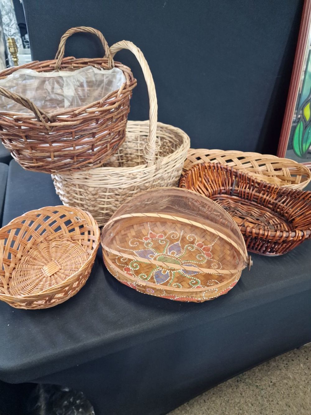 Lot 224: A selection of wicker baskets