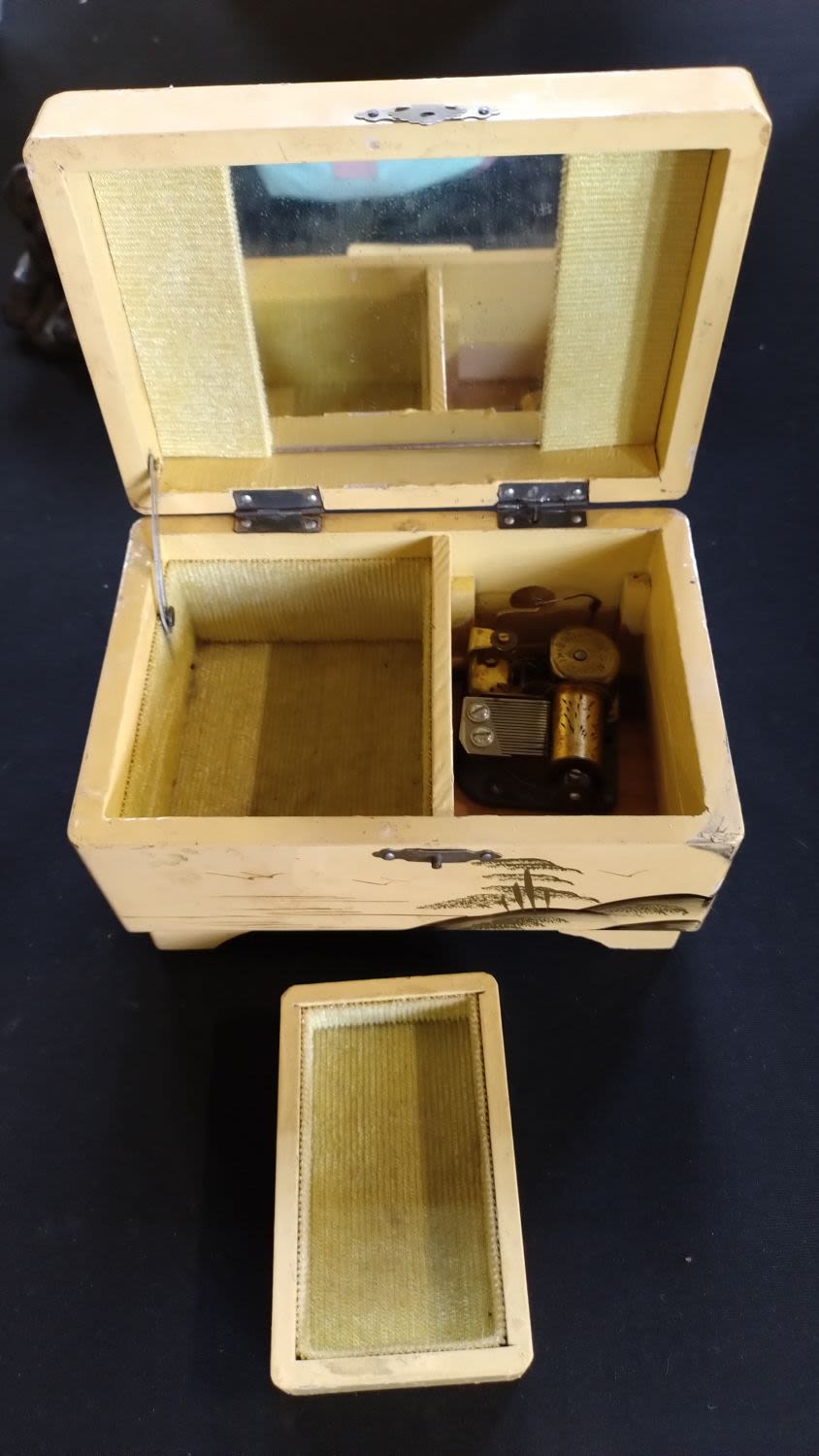 Lot 239: Oriental style musical jewellery box with removable compartment...