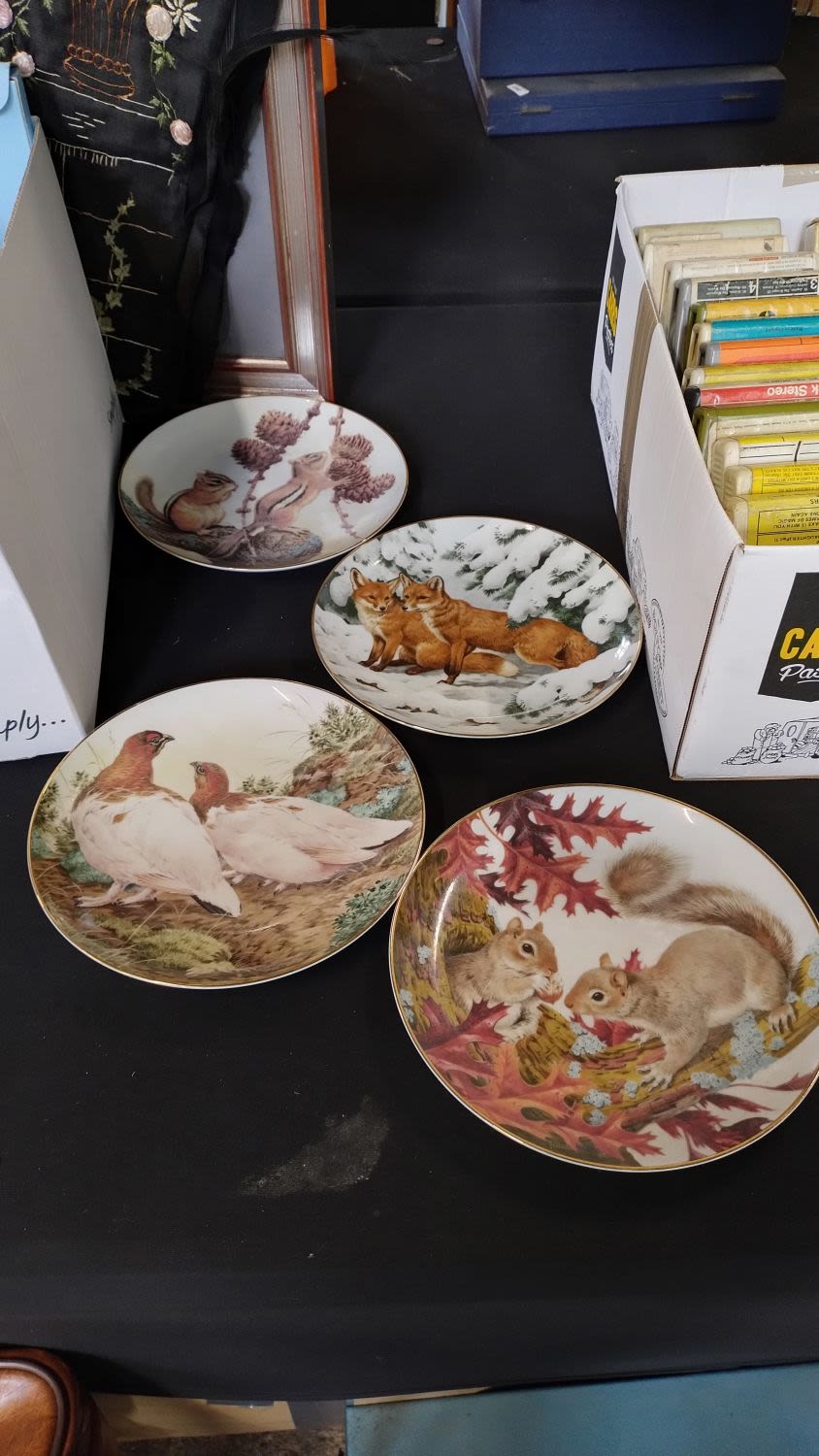 Lot 252: Various plates including wedgwood, small plates with images...