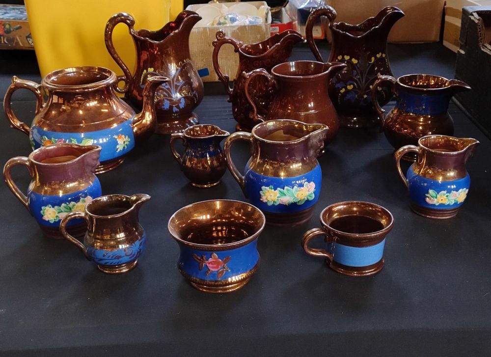Lot 258: Box of various lustreware, wedgwood,sandland ware, cups and...