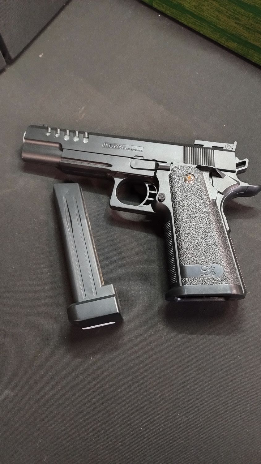Lot 286: B.W. Airsoft Gun| XK918 -Includes magazine