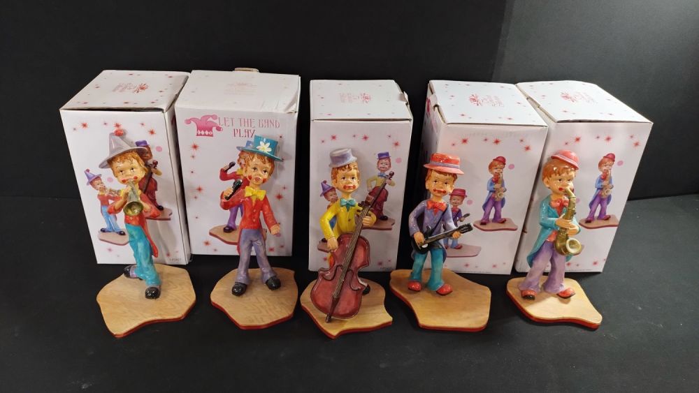 Lot 294: Boxed, Let the band play, The Leonardo collection...