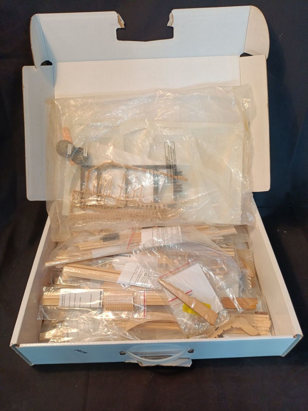 Lot 307: Deagostini HMS Victory Model kit 1765 A/F