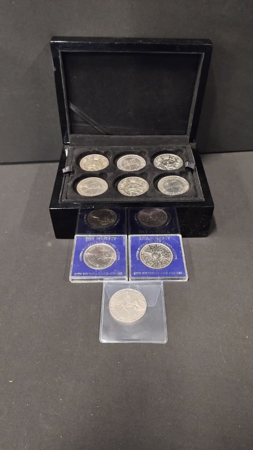 Lot 429: Collection of coins including Winston Churchill, queens jubilee,...