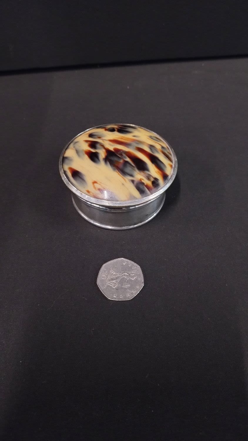 Lot 444: Vintage trinket box with faux shell lid, good...
