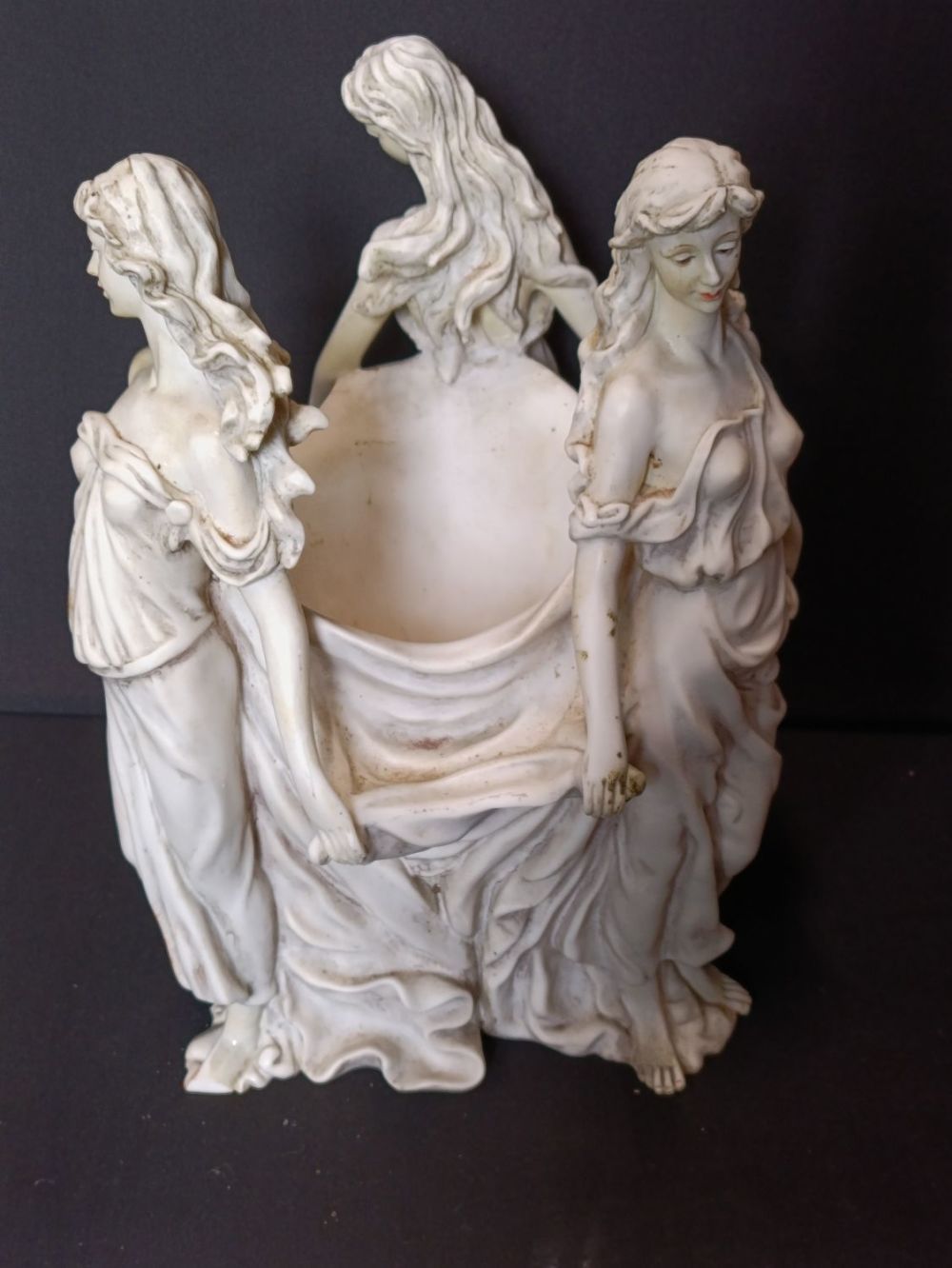 Lot 458: Three grace 3 ladies statuettes around a bowl...