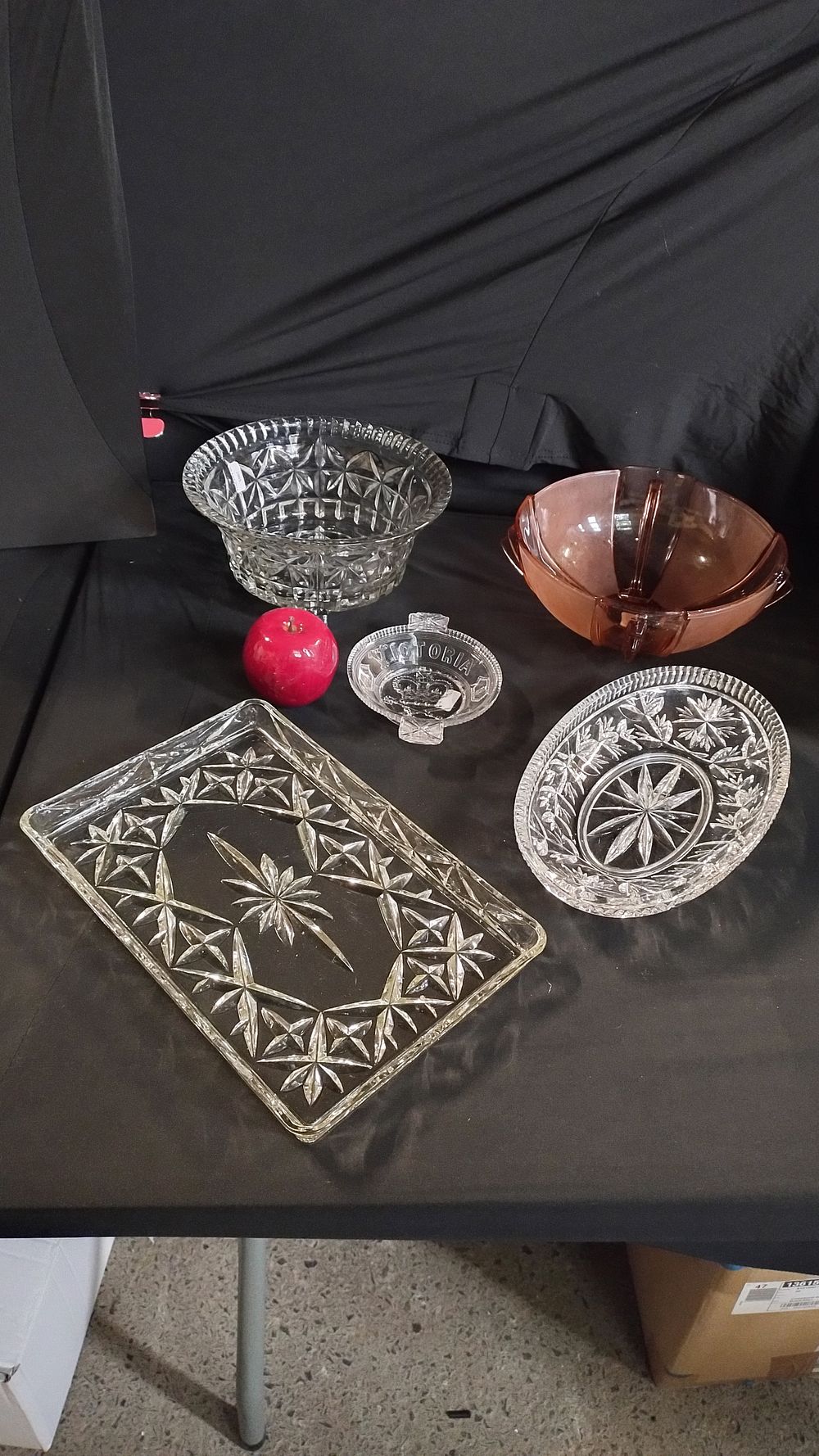 Lot 398: Selection of crystal bowls and plates, including victoria...