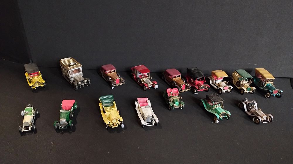 Lot 408: Selection of sixteen Cars of yesteryear and matchbox