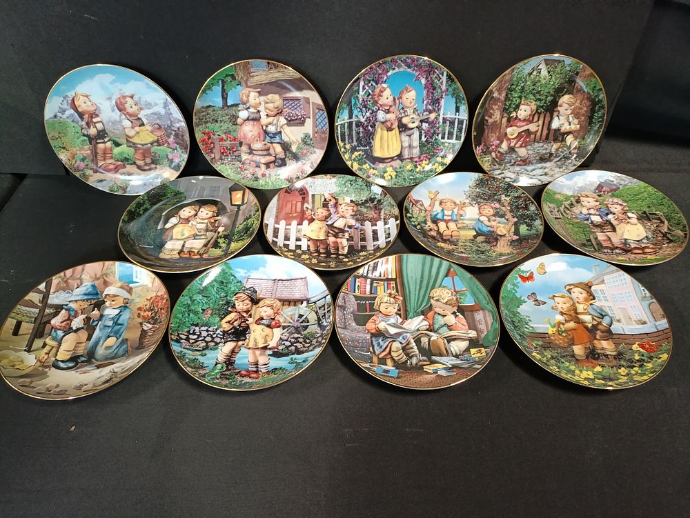 Lot 418: 12 decorative plates from the M.I. Hummel collection