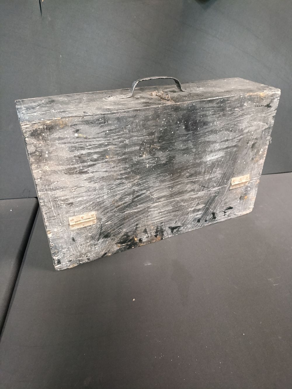Lot 420: Vintage storage box
