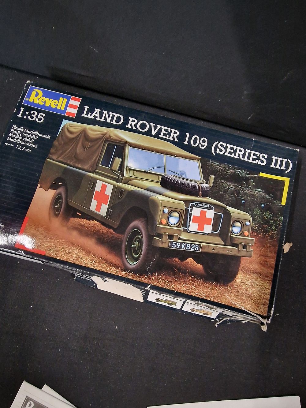 Lot 169: REVELL land rover 109 series III no.03025 scale...