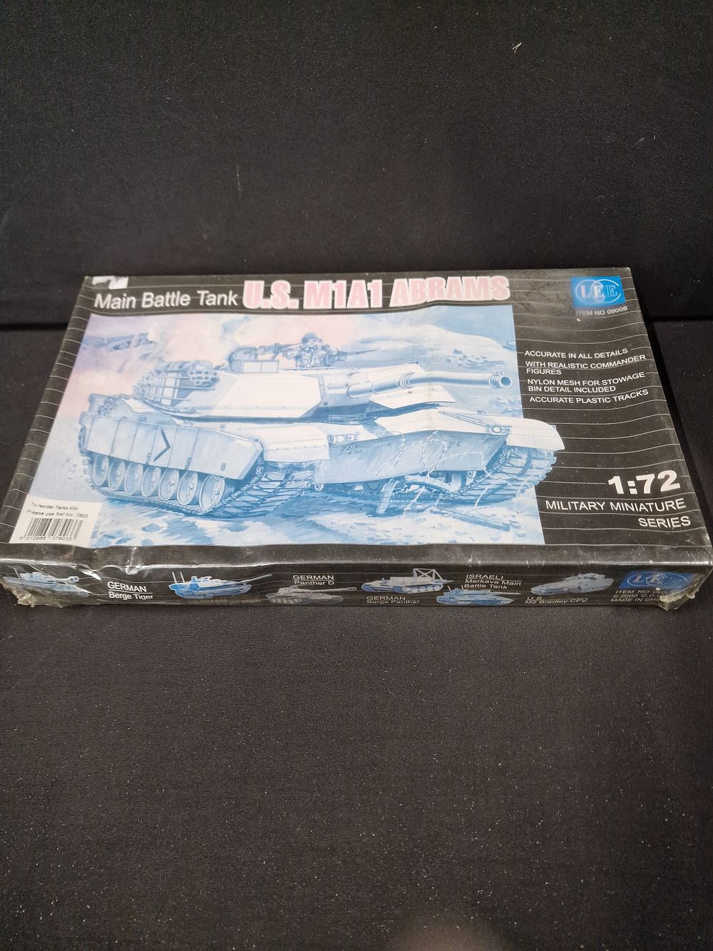 Lot 179: L.E.E model kit. Military model kit. Main battle...