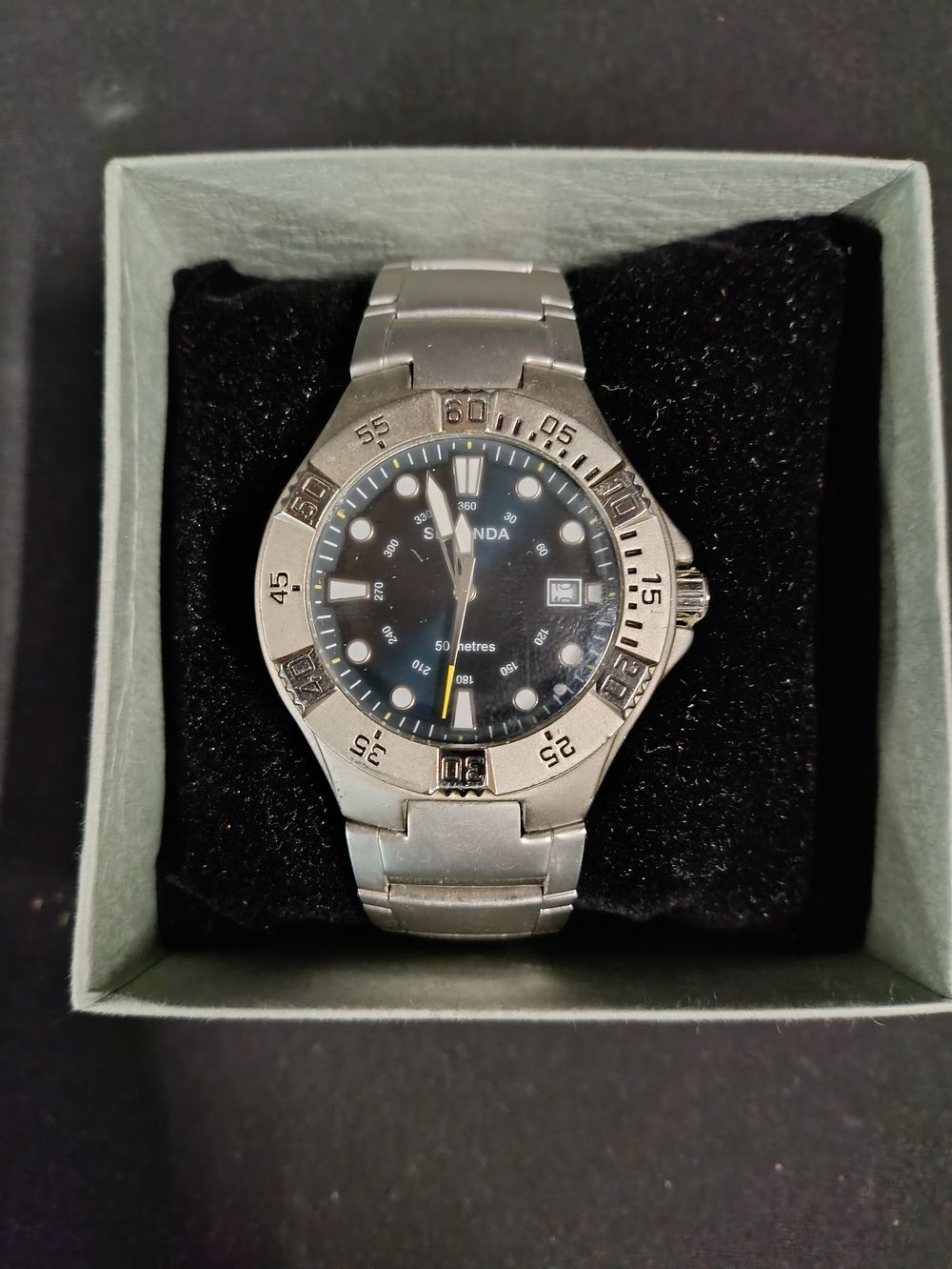 Lot 197: Sekonda watch model number 3098