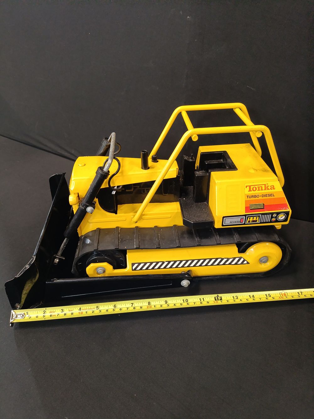 Lot 225: Vintage Tonka 17" Bulldozer