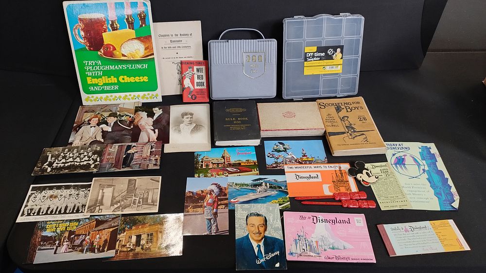 Lot 251: Selection of vintage items including Disneyland items including...