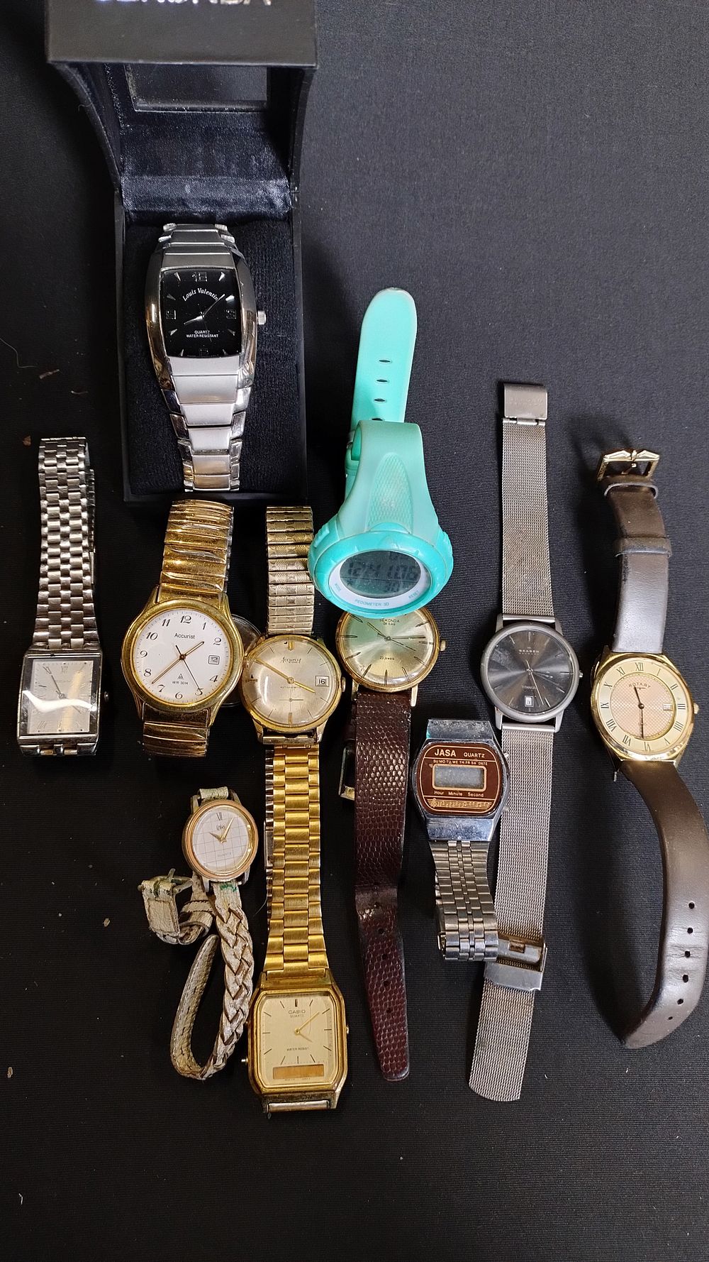 Lot 257: Collection of ladies and mens watches including Sekonda,...
