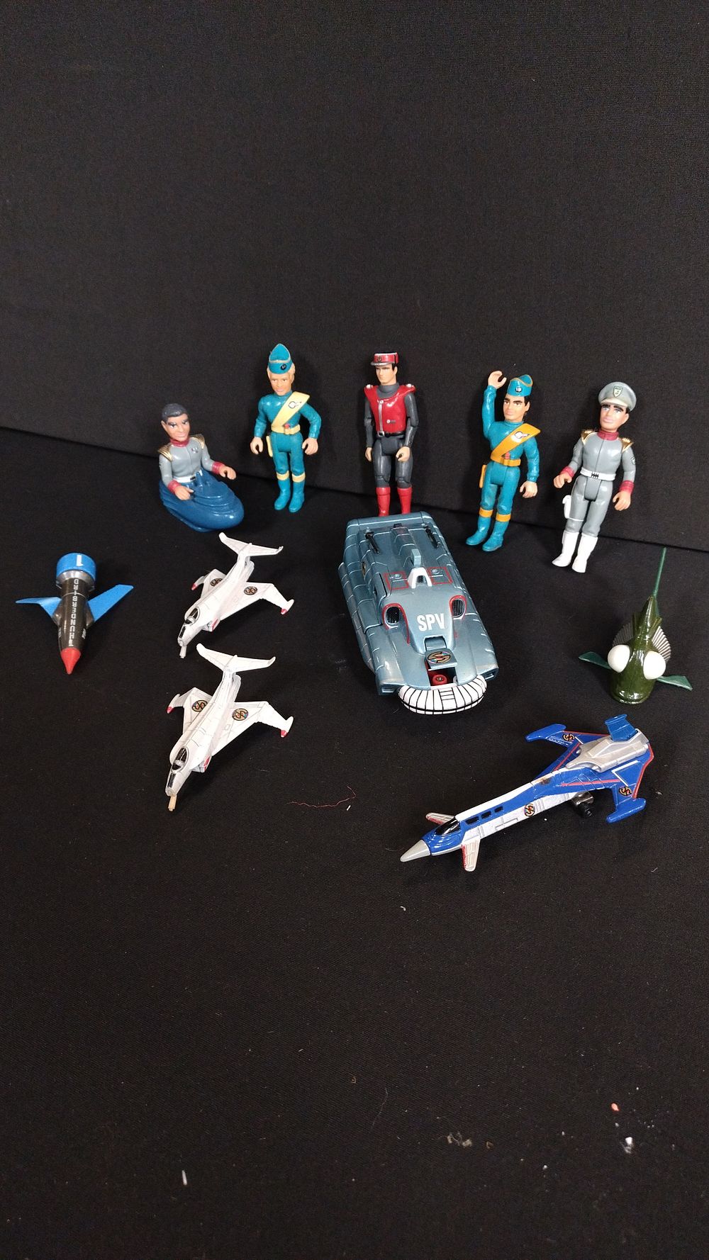 Lot 275: Vintage 1993 Captain Scarlet figures and vehicles