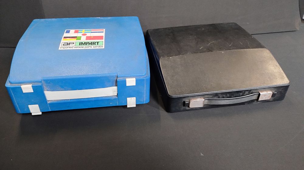 Lot 285: Two vintage typewriters,Silver Reed silverette 2 , and...