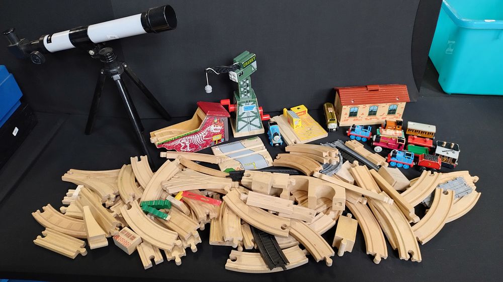 Lot 289: Thomas the tank engine wooden train track and...