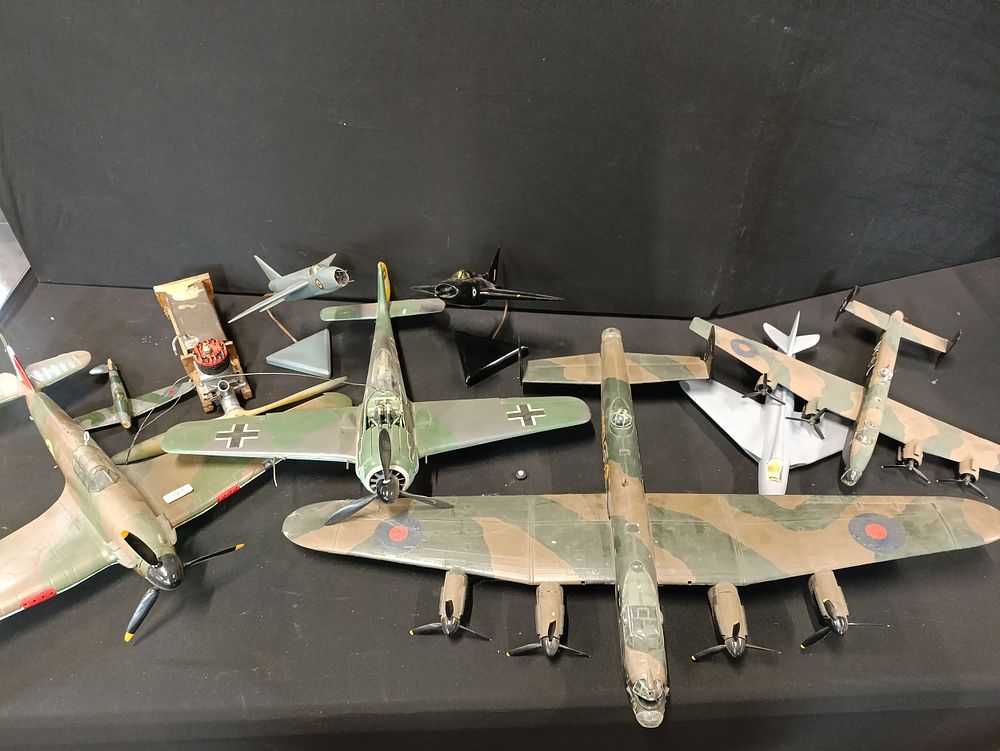 Lot 327: Collection of model planes