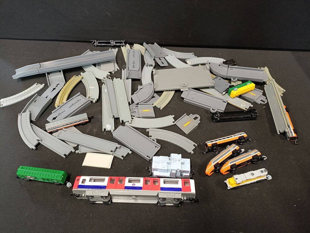 Lot 340: Selection of train carriages and tracks