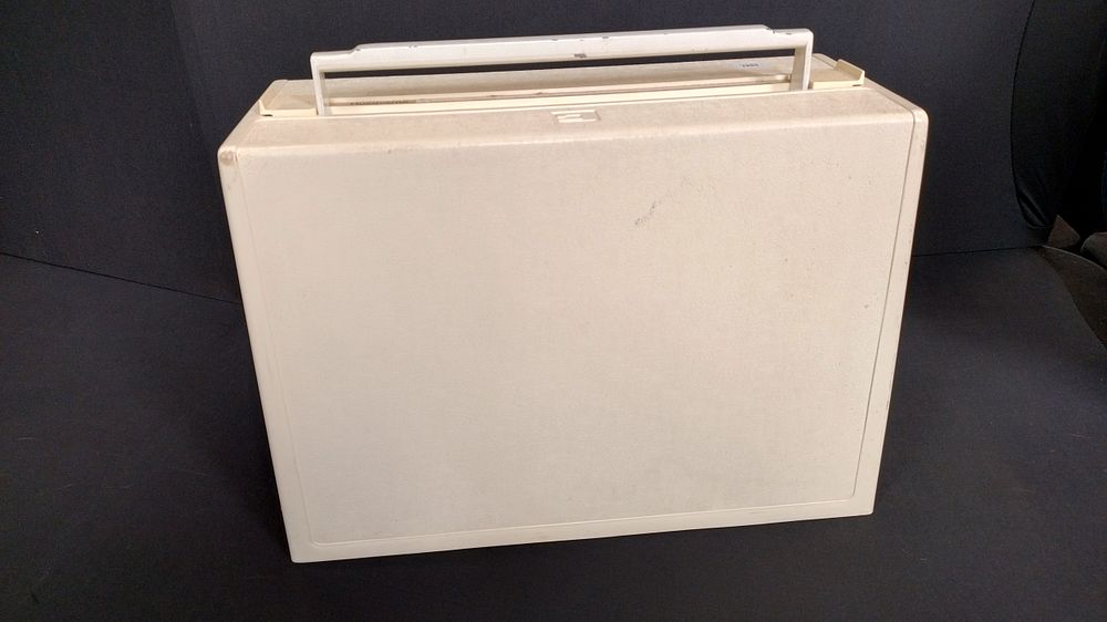 Lot 356: Vintage viking Skeltons Husqvarna sewing machine in white...