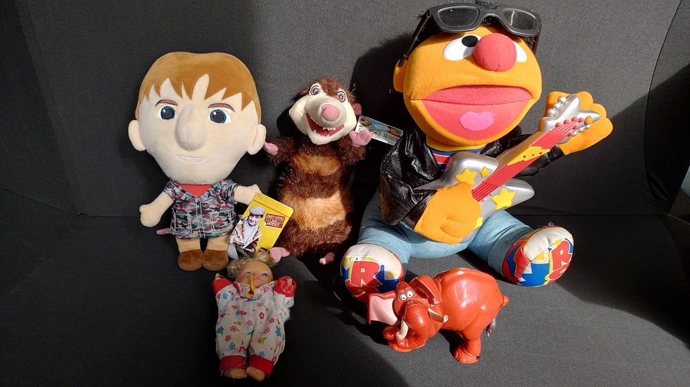 Lot 381: Soft toys including Rodney (only fools and horses),...