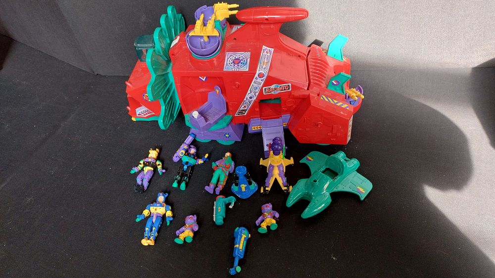 Lot 386: Vintage Warriors of Kerang Bronto Bluebird Toys 1991,...