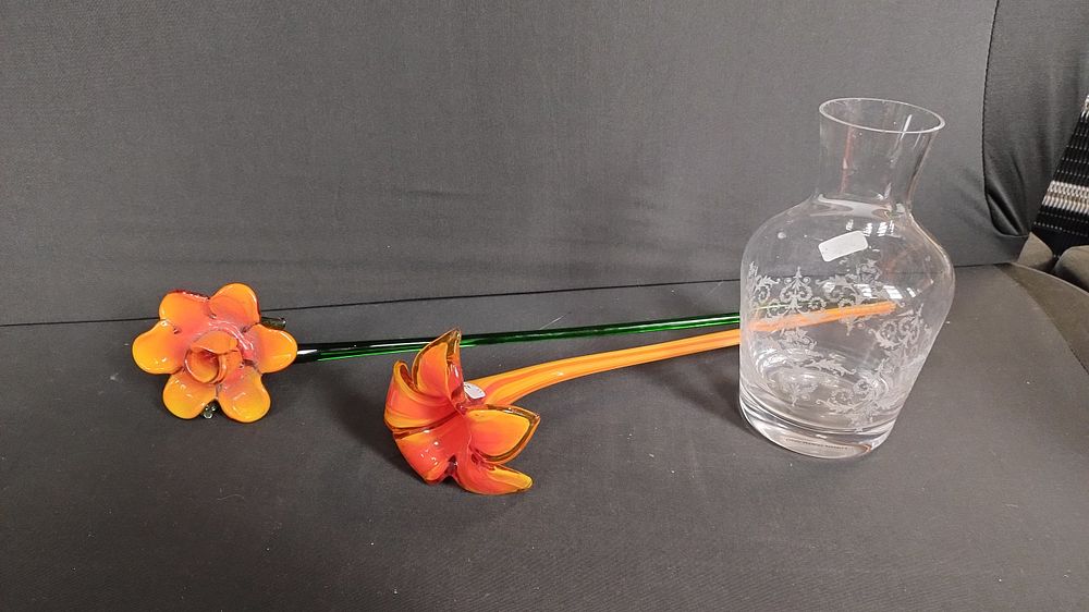 Lot 394: Vintage Handblown Glass Orange daffodil Long Green Stem...