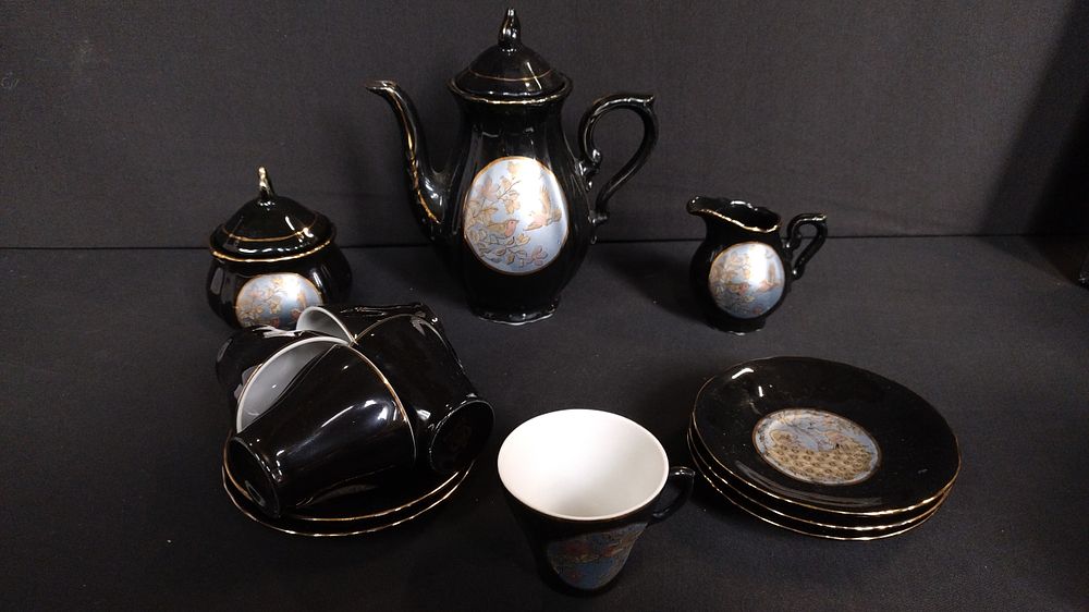 Lot 410: Chokin 24k gold edged Set, featuring birds Black...