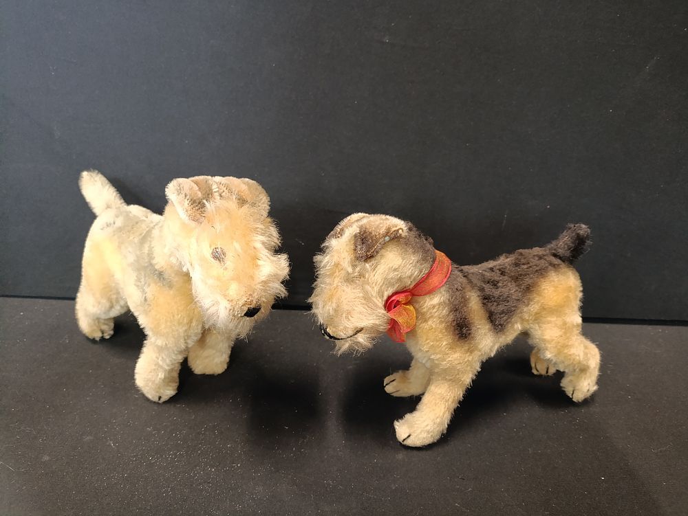 Lot 419: Two vintage Steiff - Terrier dog and Airedale...
