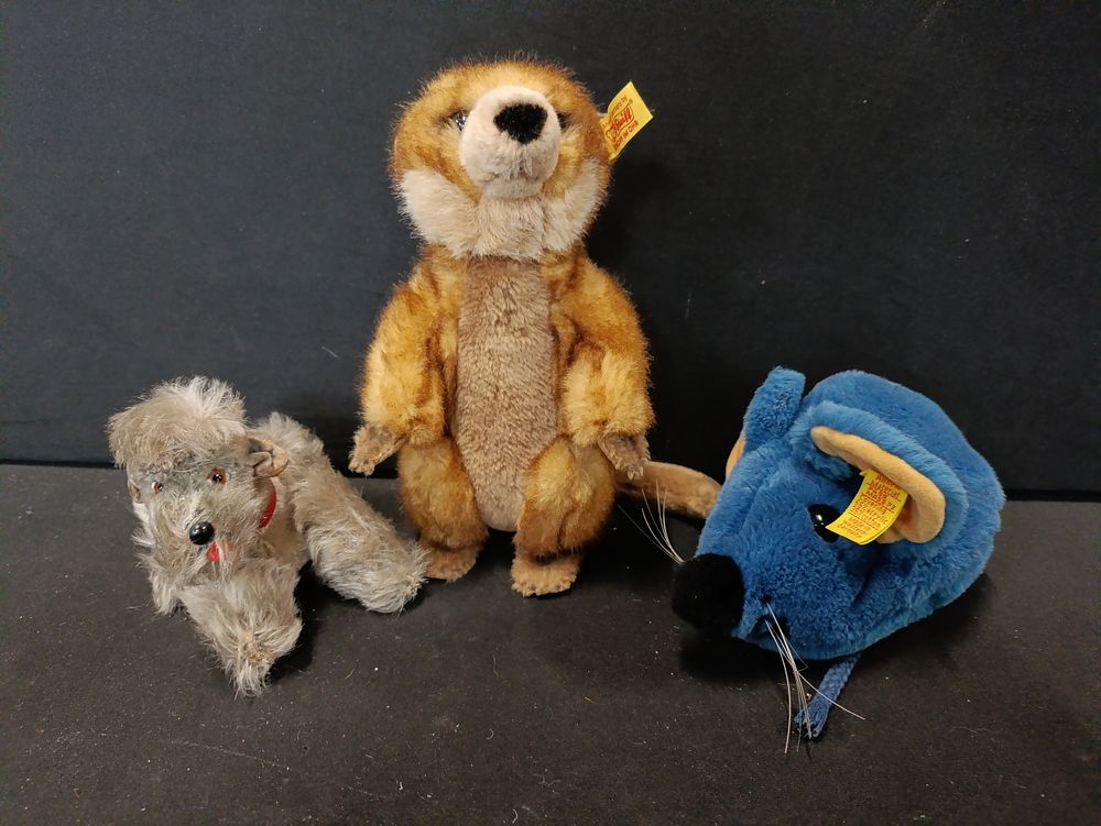 Lot 425: Three vintage Steiff - Cosy Fiep blue mouse,...